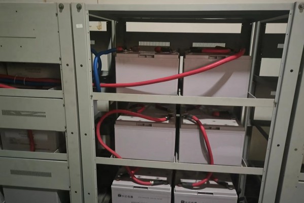 數(shù)據(jù)中心鉛酸蓄電池的配套連接銅排典型樣式_conew1.jpg